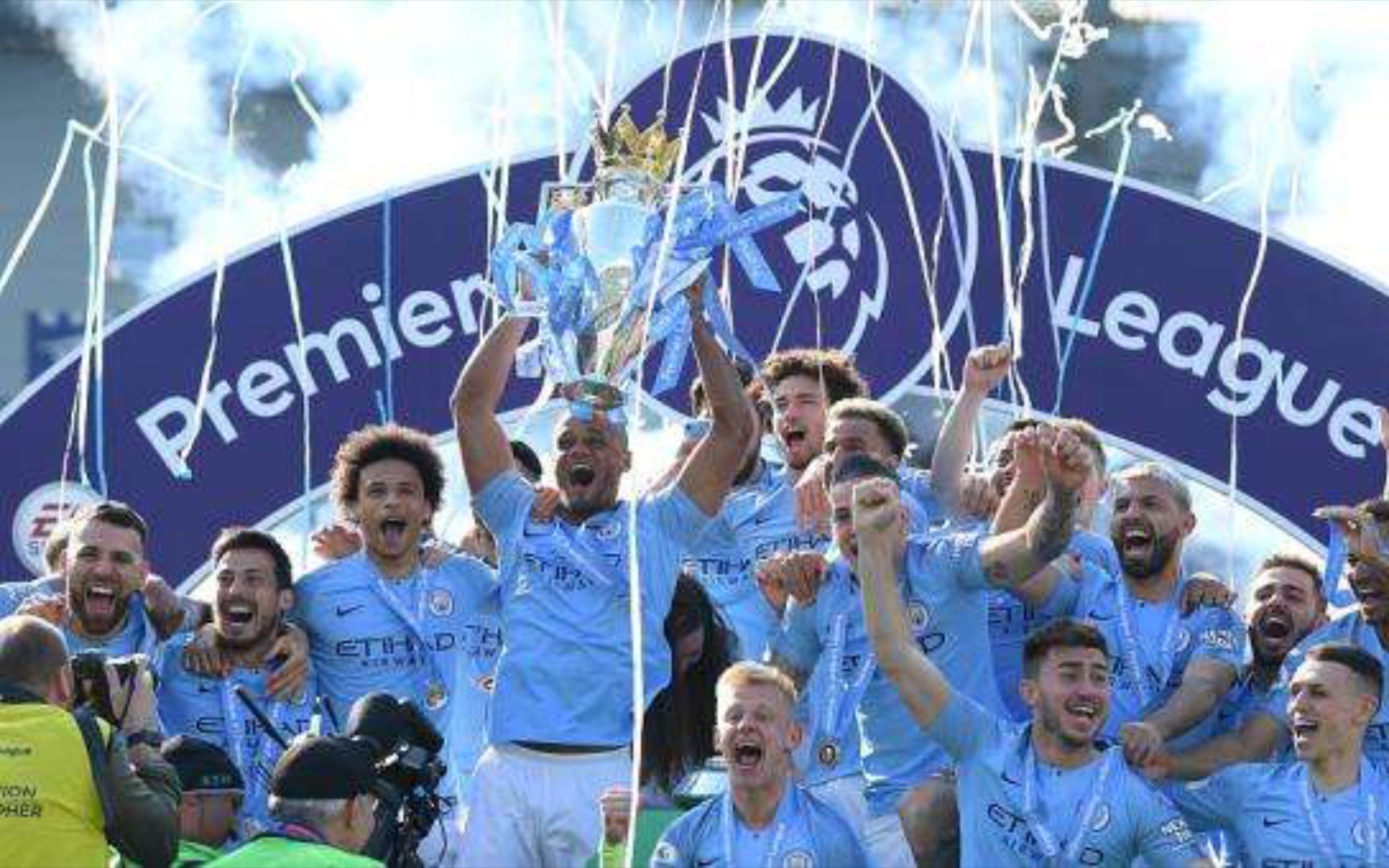 在和队友配 在和队友配